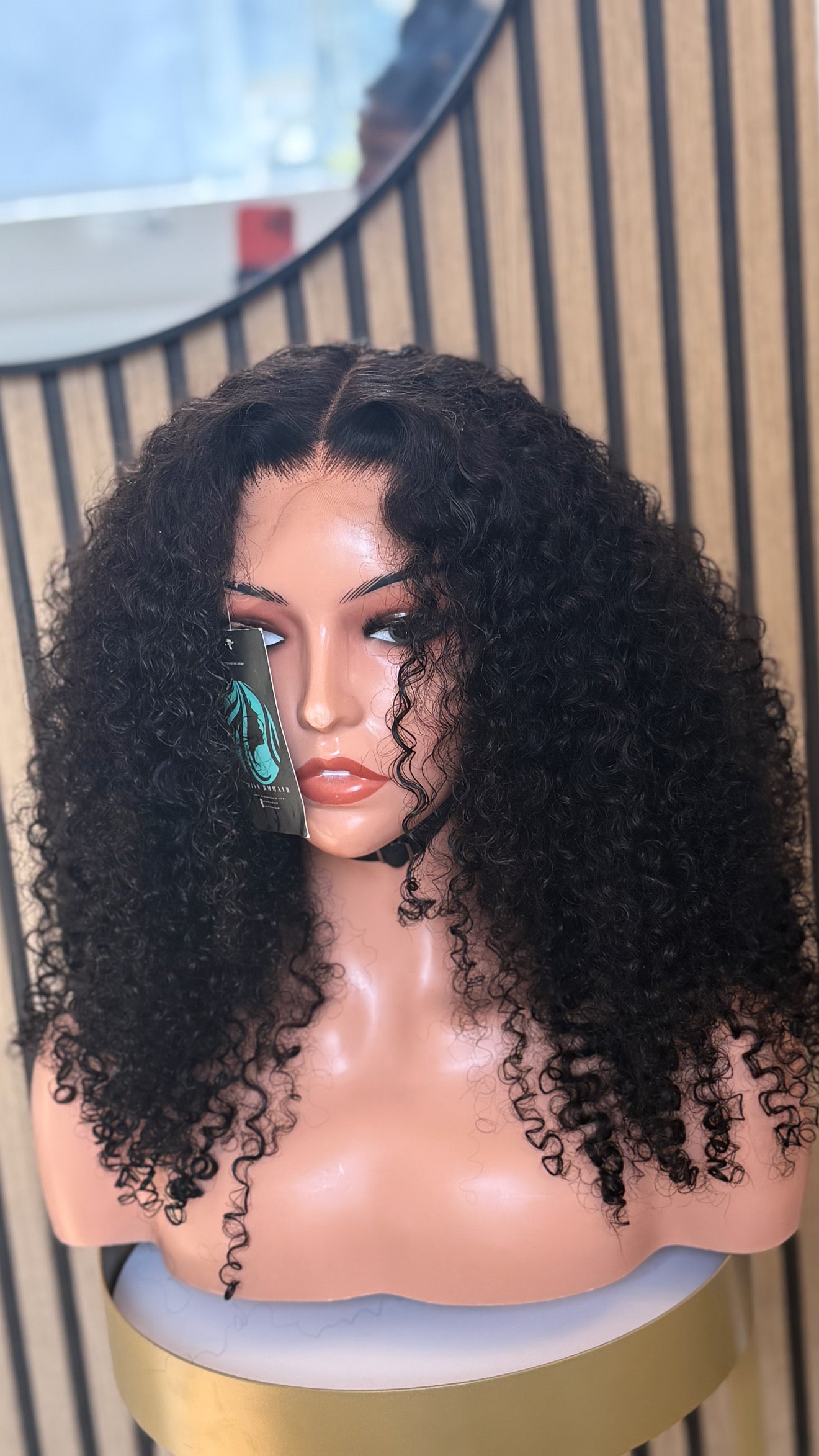 Comment éviter l’effet sec sur une perruque en cheveux naturels