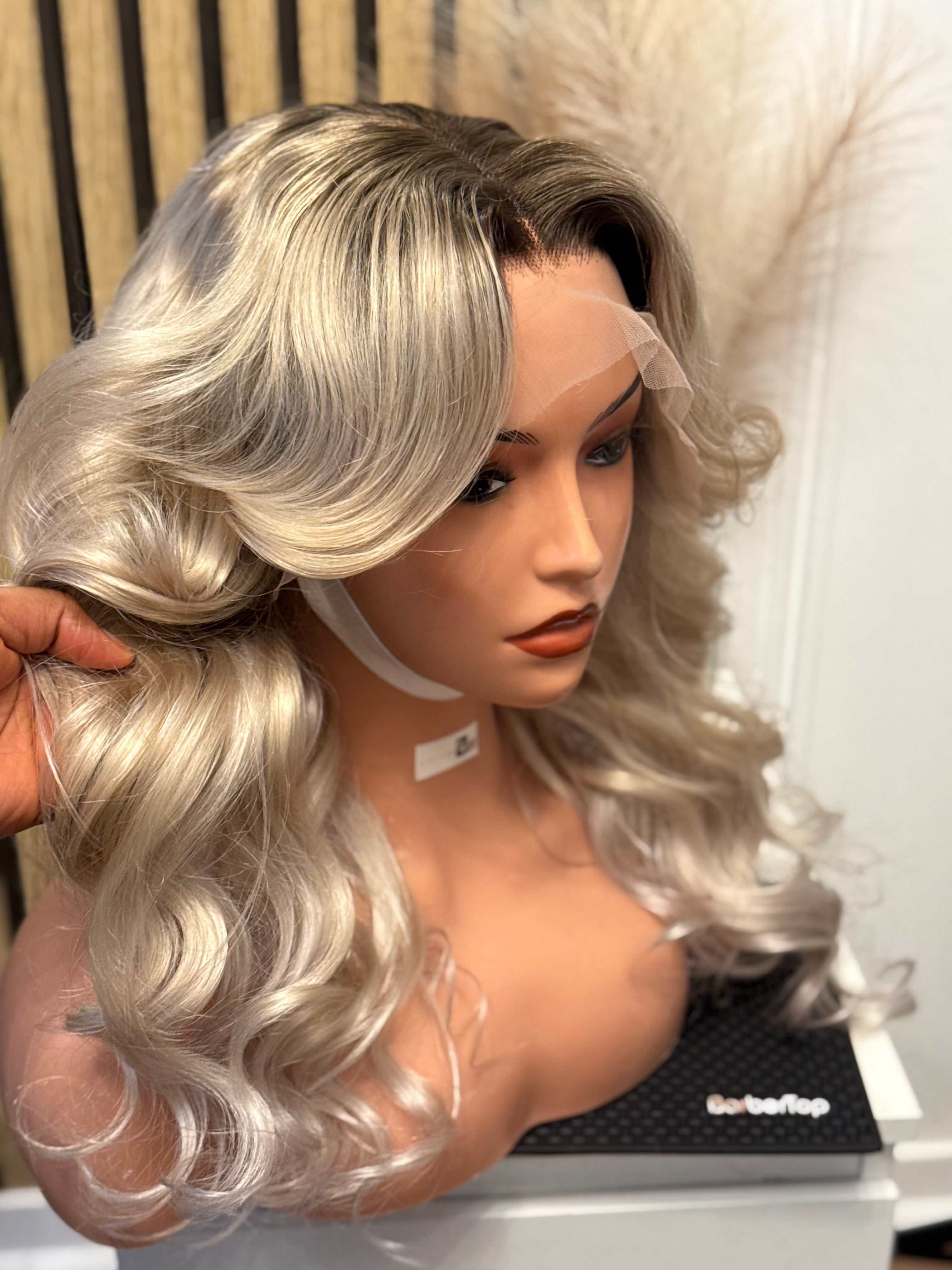 Pourquoi ma raie de cheveux s’élargit et comment y remédier