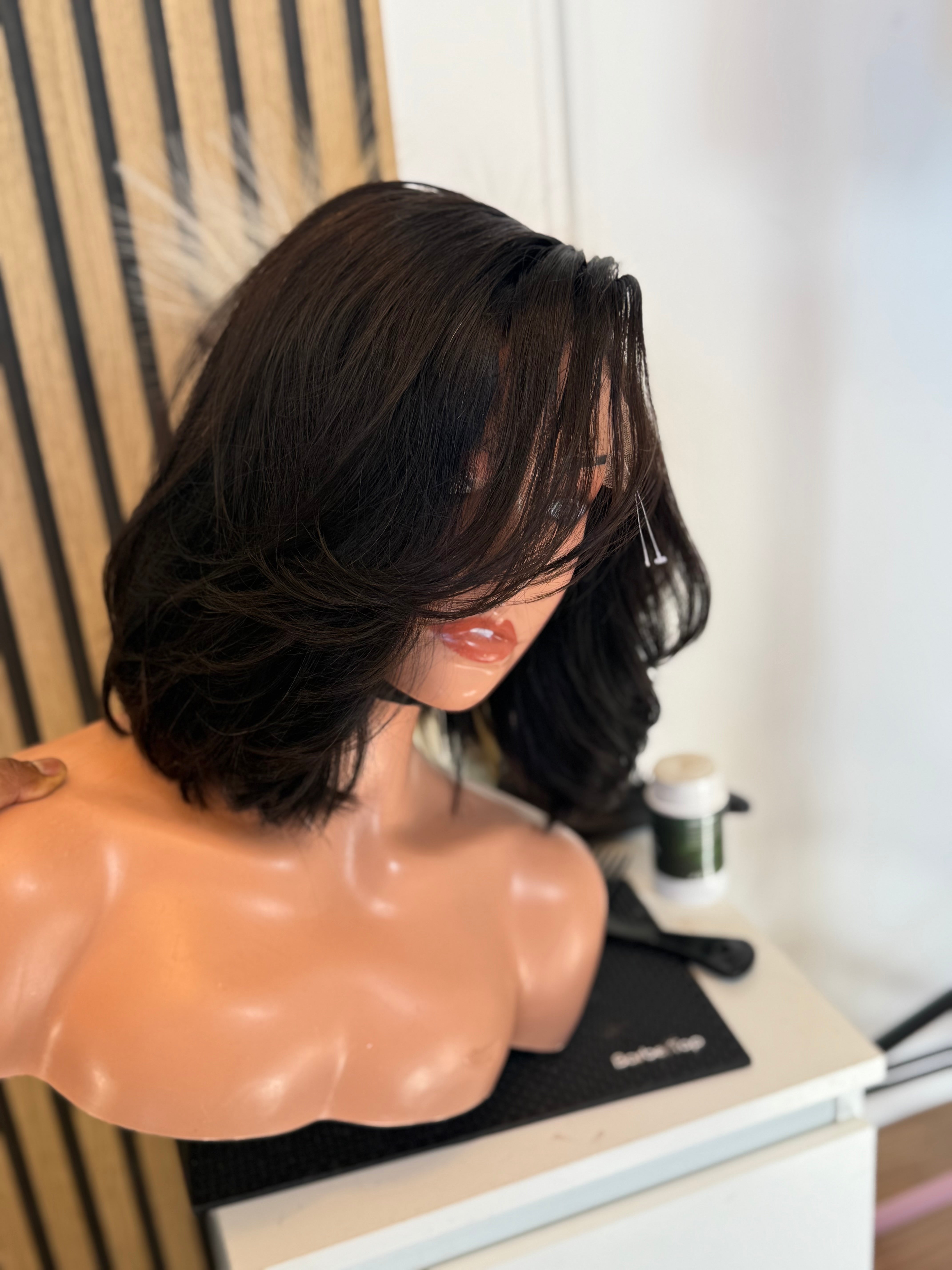 Perruque cheveux vierges- Sassy bob noir 1b HD lace
