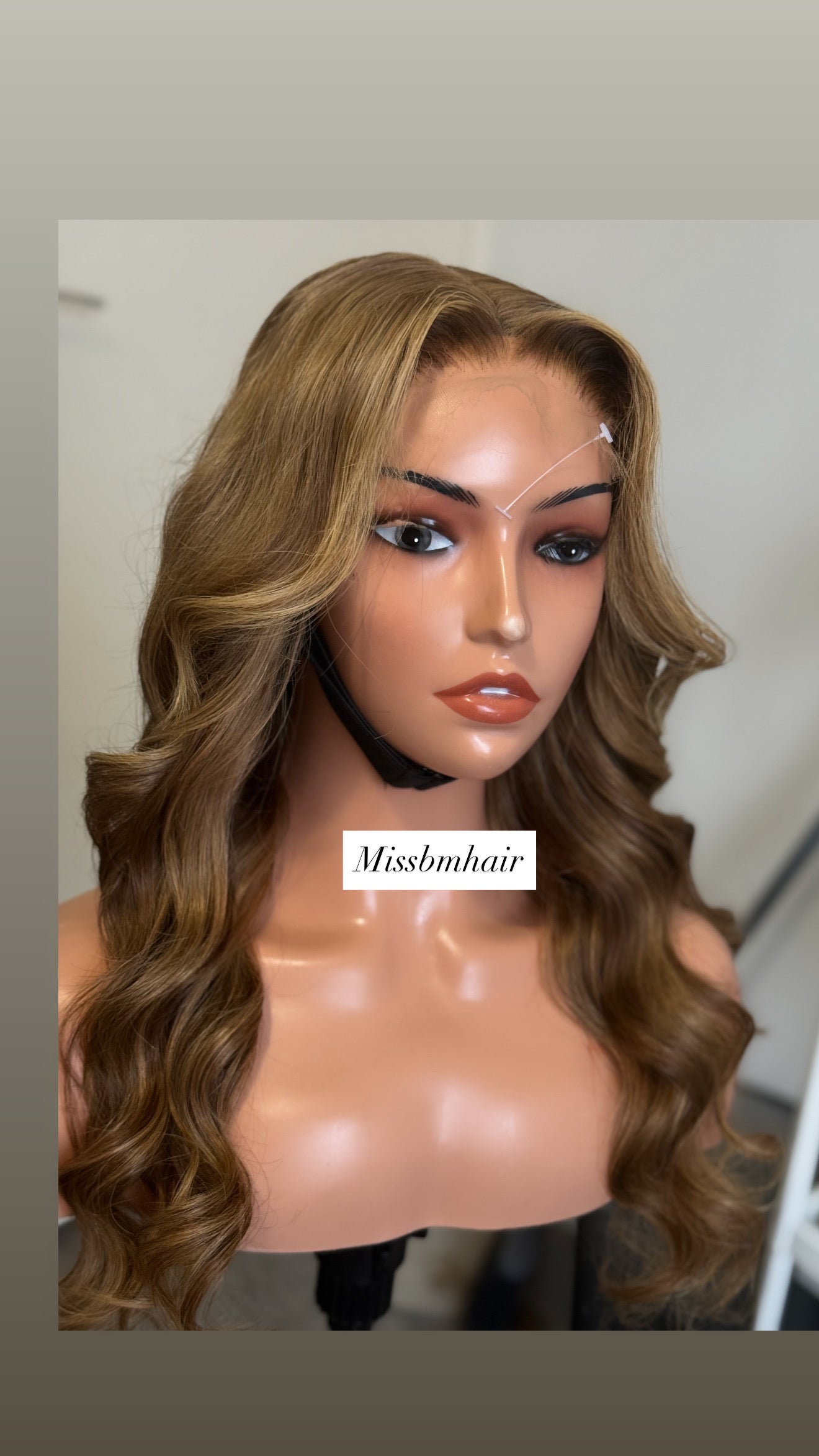 Perruque cheveux vierges- Iris glueless hd blond sandre