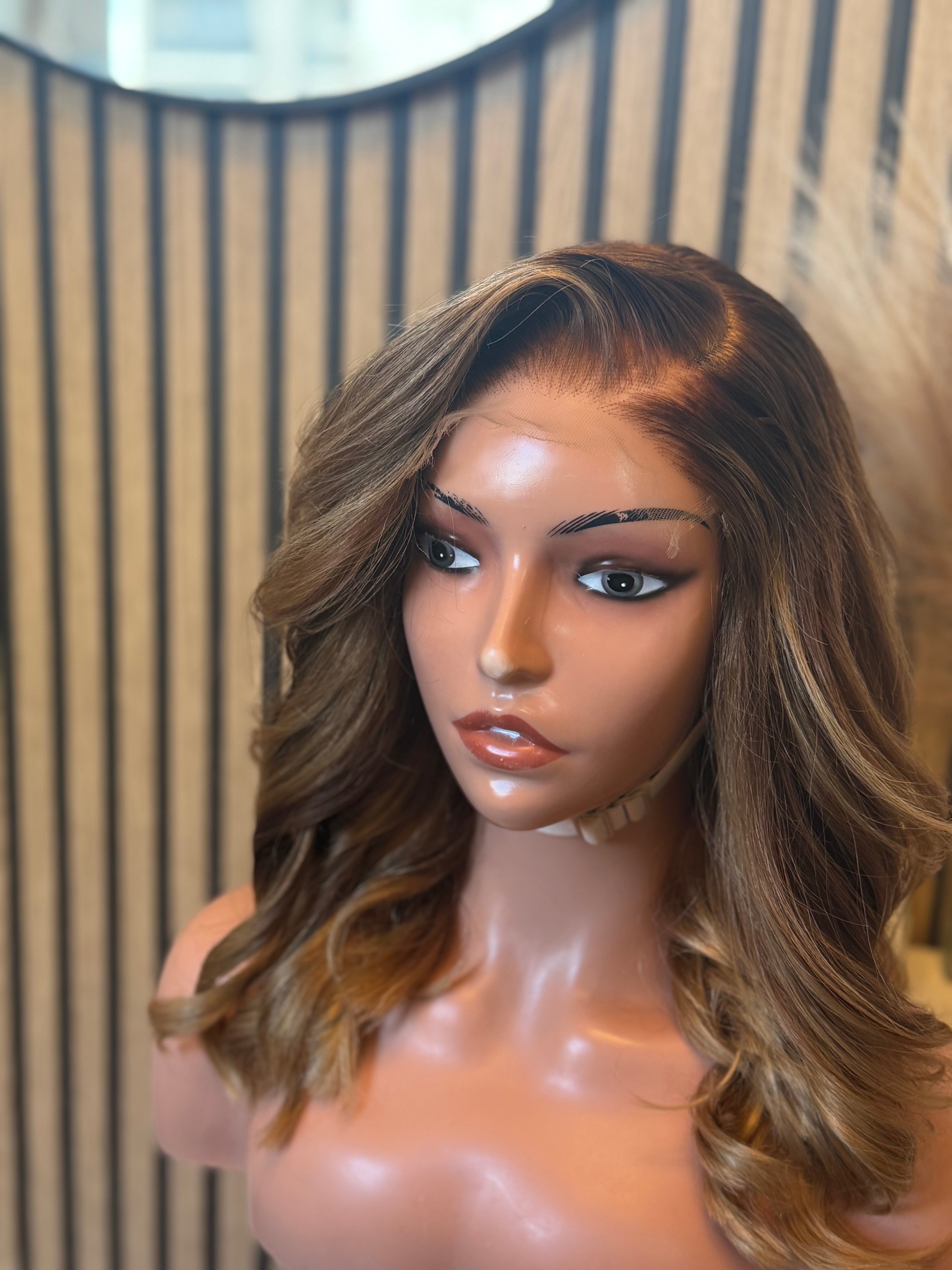 Perruque cheveux vierges - queenB HD glueless 5x5