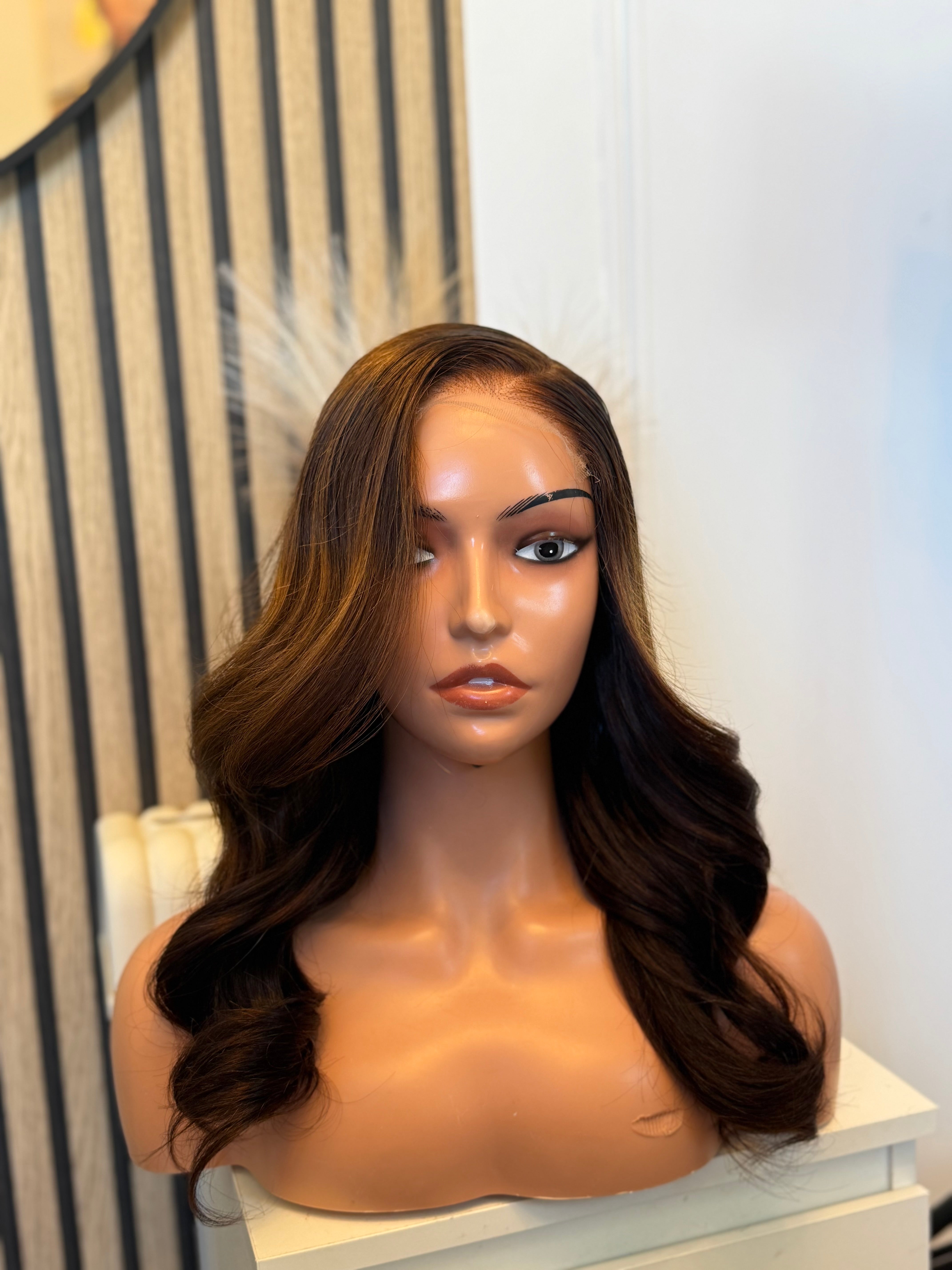 Perruque cheveux vierges -Gygy HD lace sans colle marron miel noir
