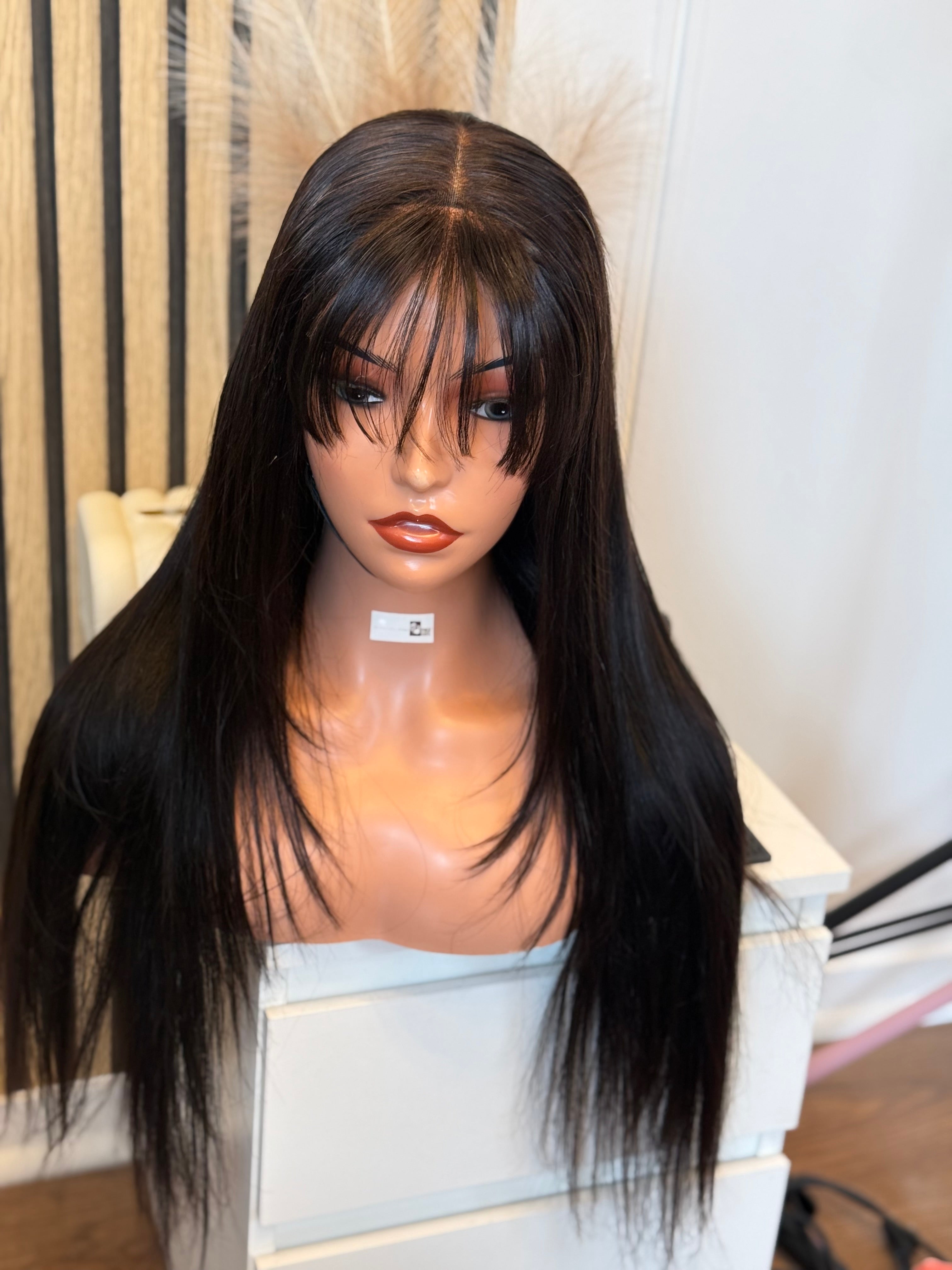 Perruque Frange Glueless 5x5 – Cheveux Vierges Naturels HD Lace