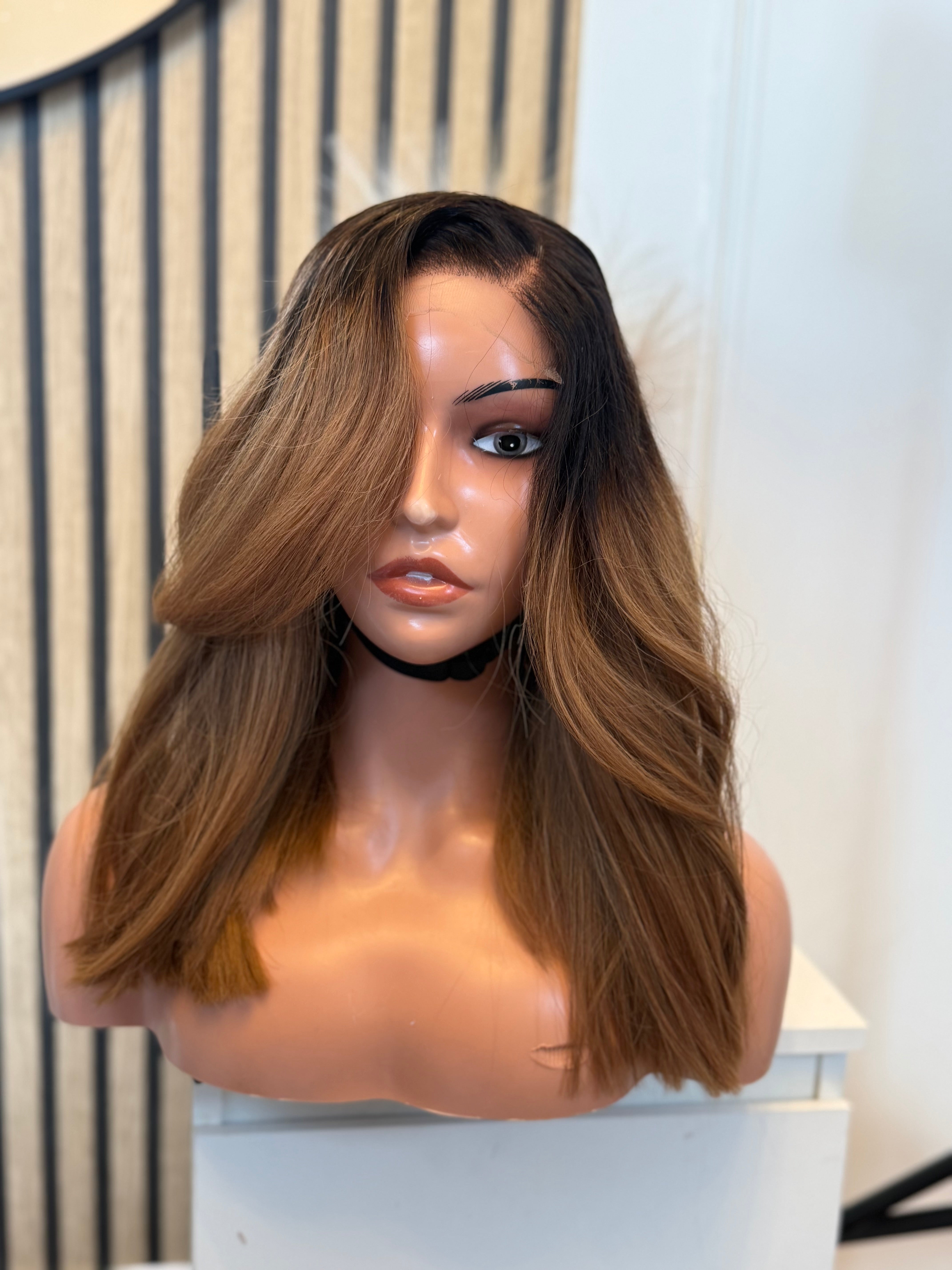 Perruque cheveux humain vierges- Jacqueline blond miel 1b HD lace glueless
