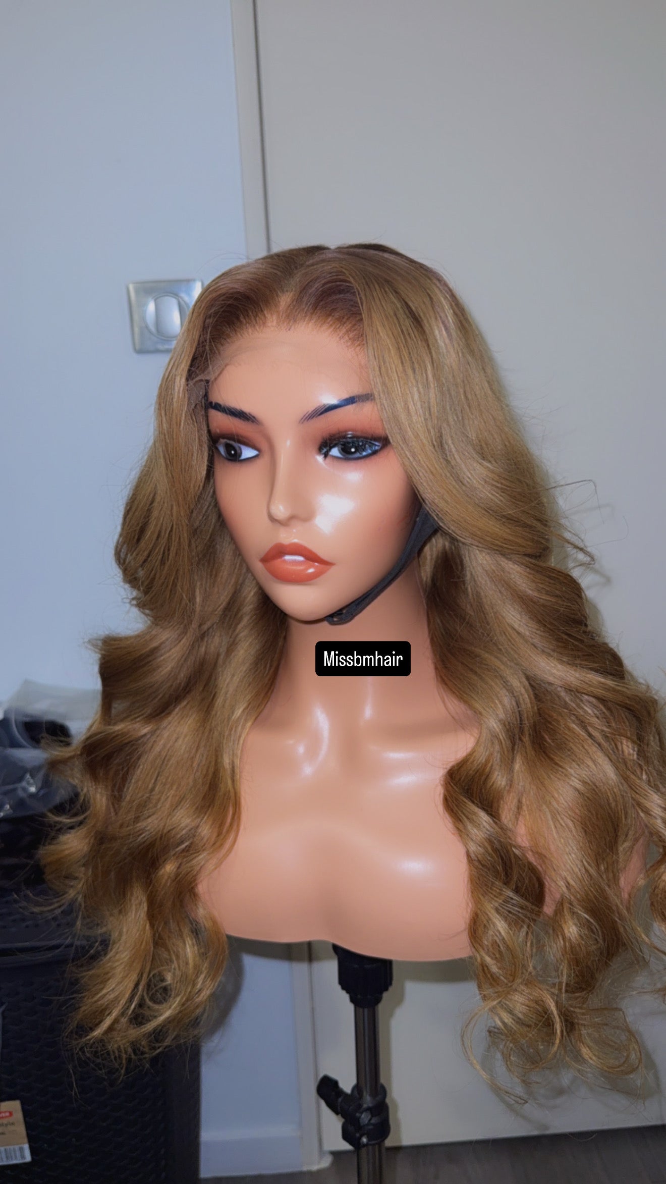 Perruque cheveux vierges- blond HD lace