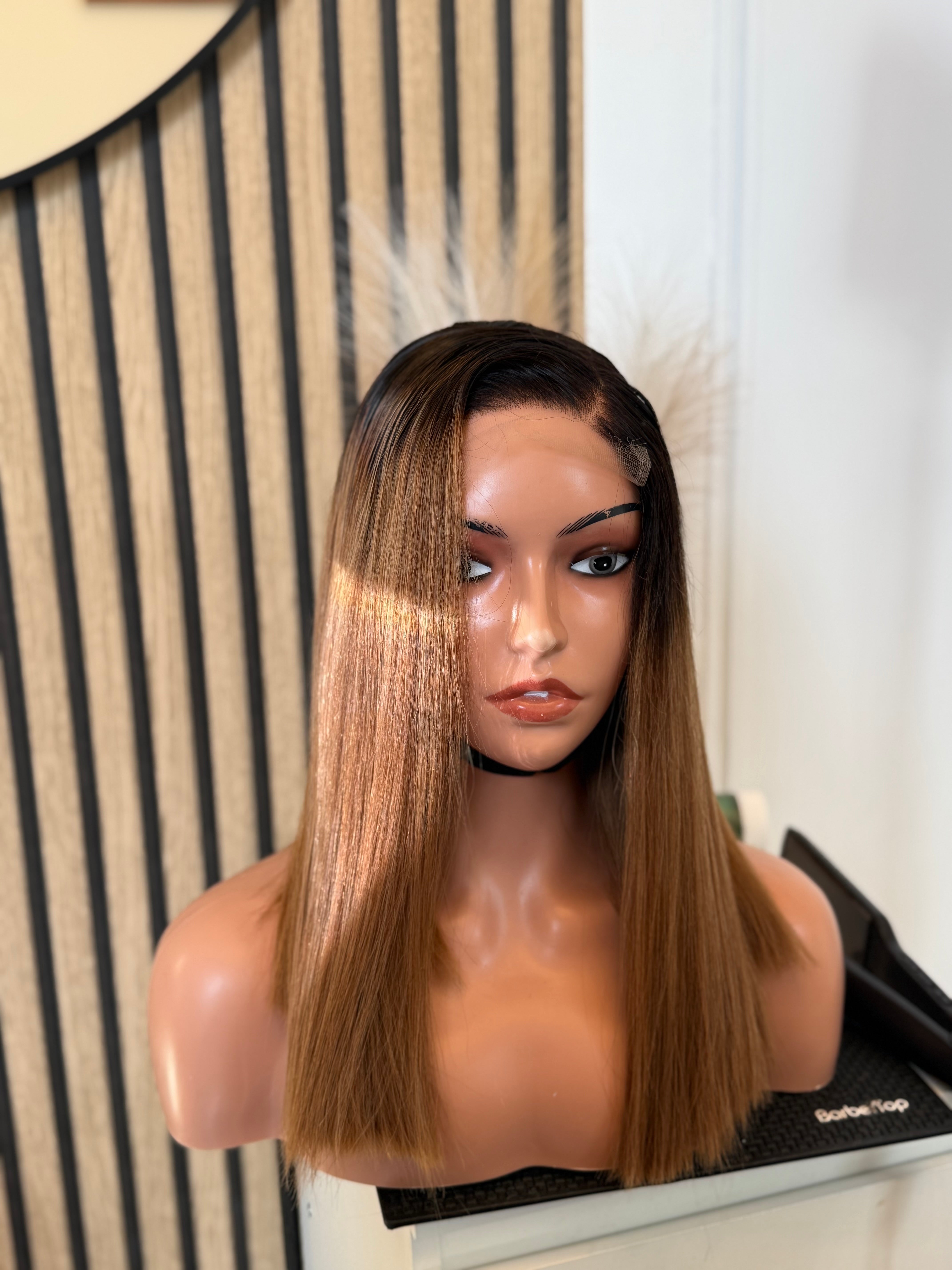 Perruque cheveux humain vierges- Jacqueline blond miel 1b HD lace glueless