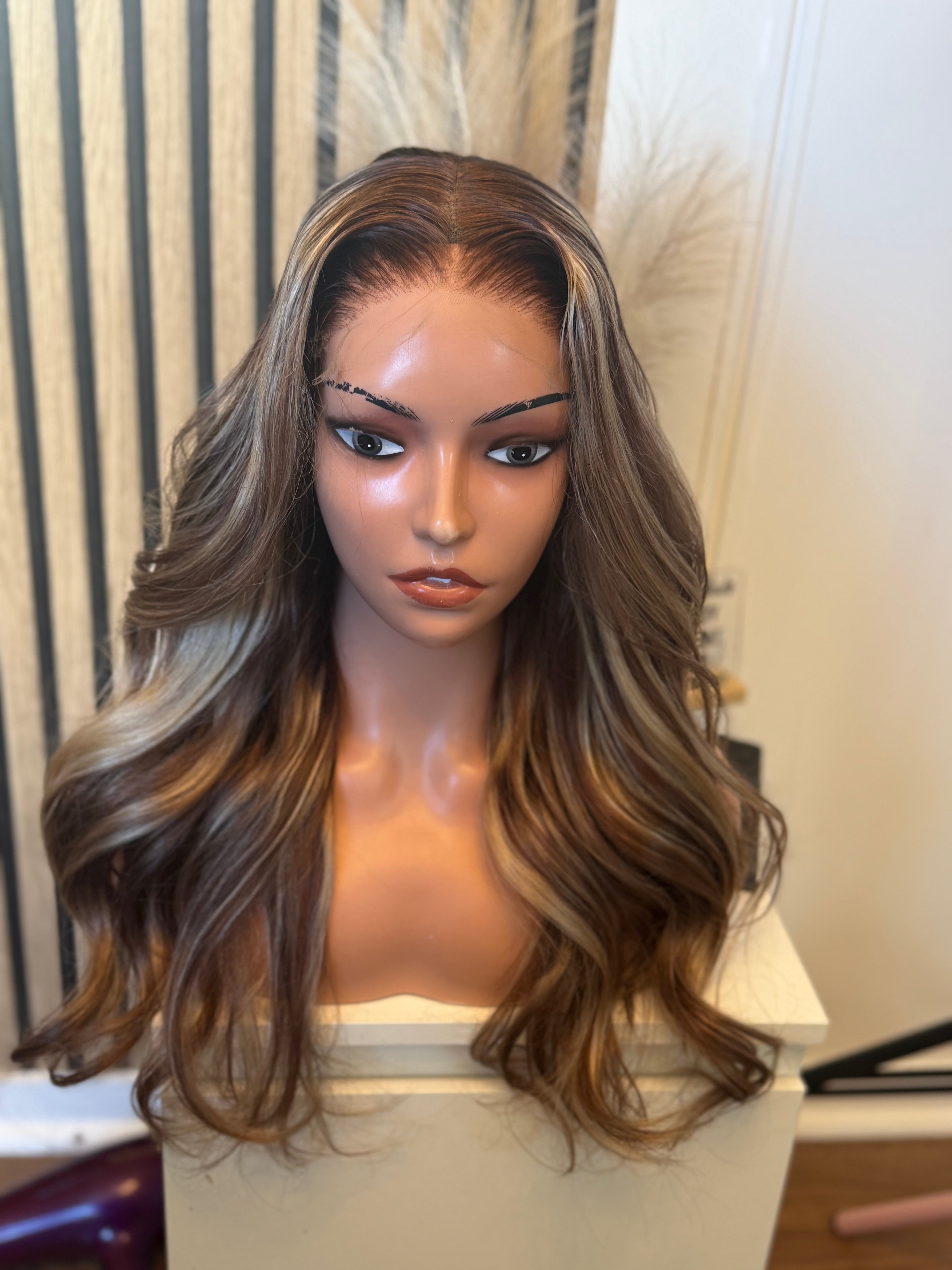 Perruque cheveux vierges- hindy caramel blond glueless