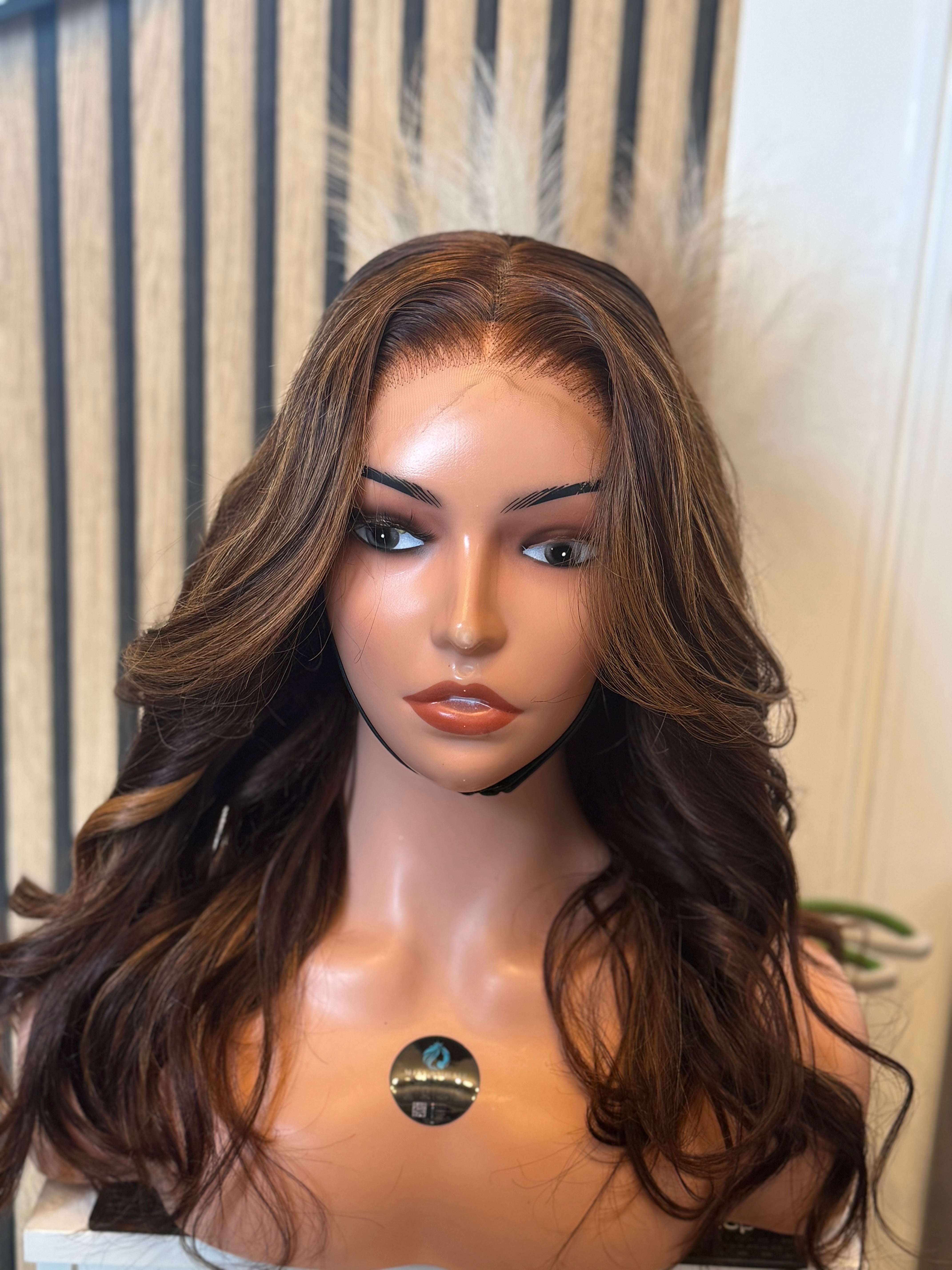 Perruque cheveux vierges -Lina HD glueless miel blond