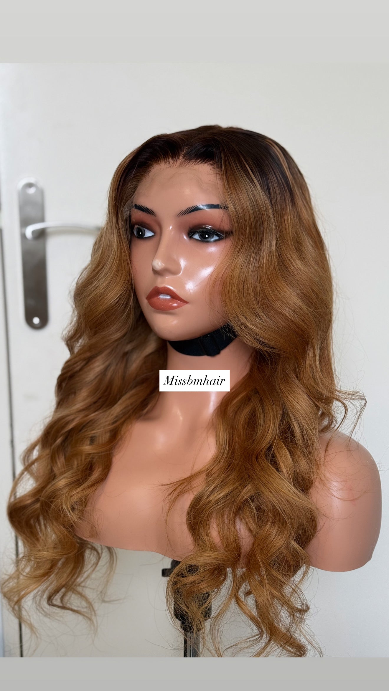 Perruque cheveux vierges- Jesy Blonde miel HD glueless