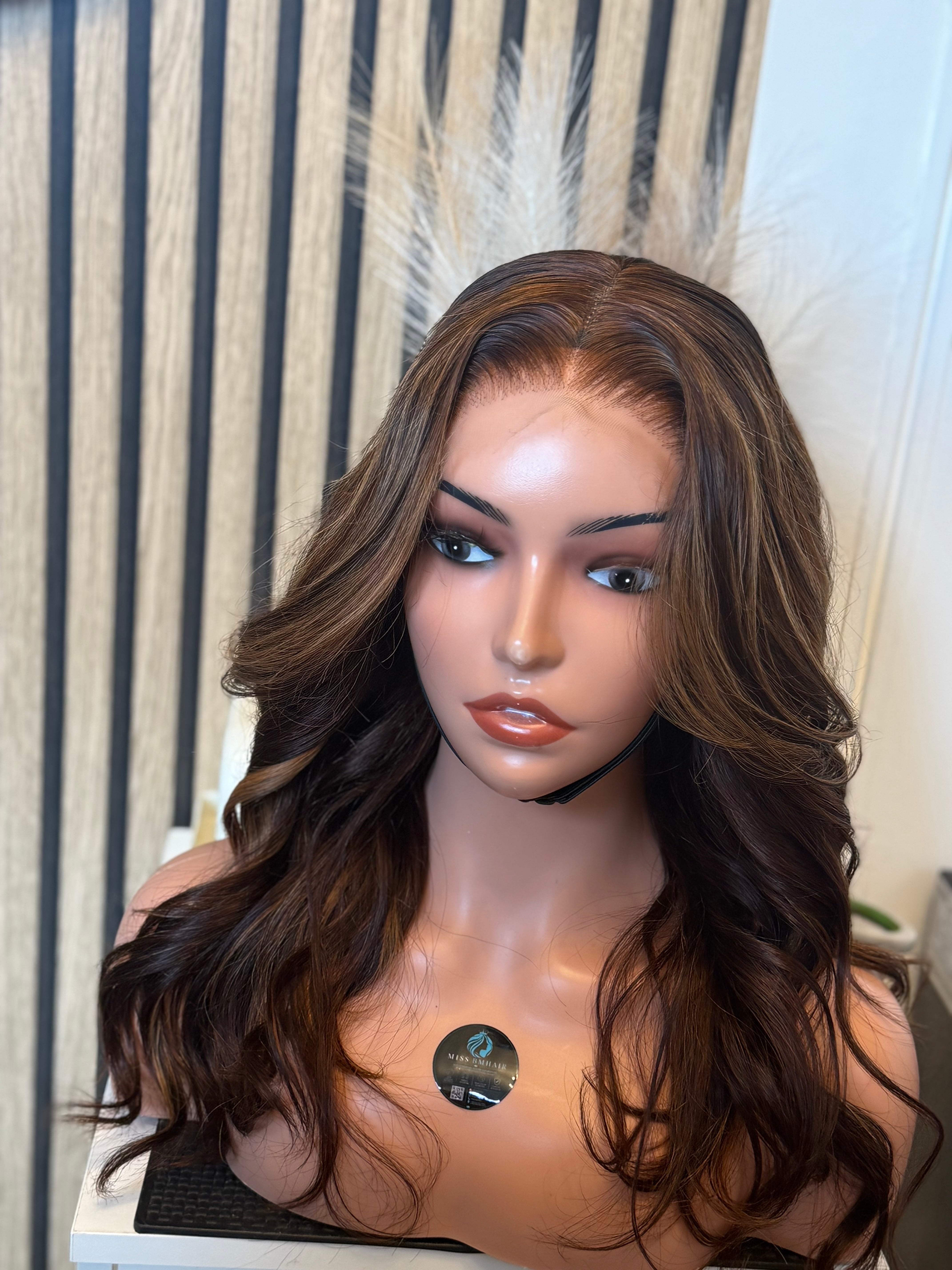 Perruque cheveux vierges -Lina HD glueless miel blond