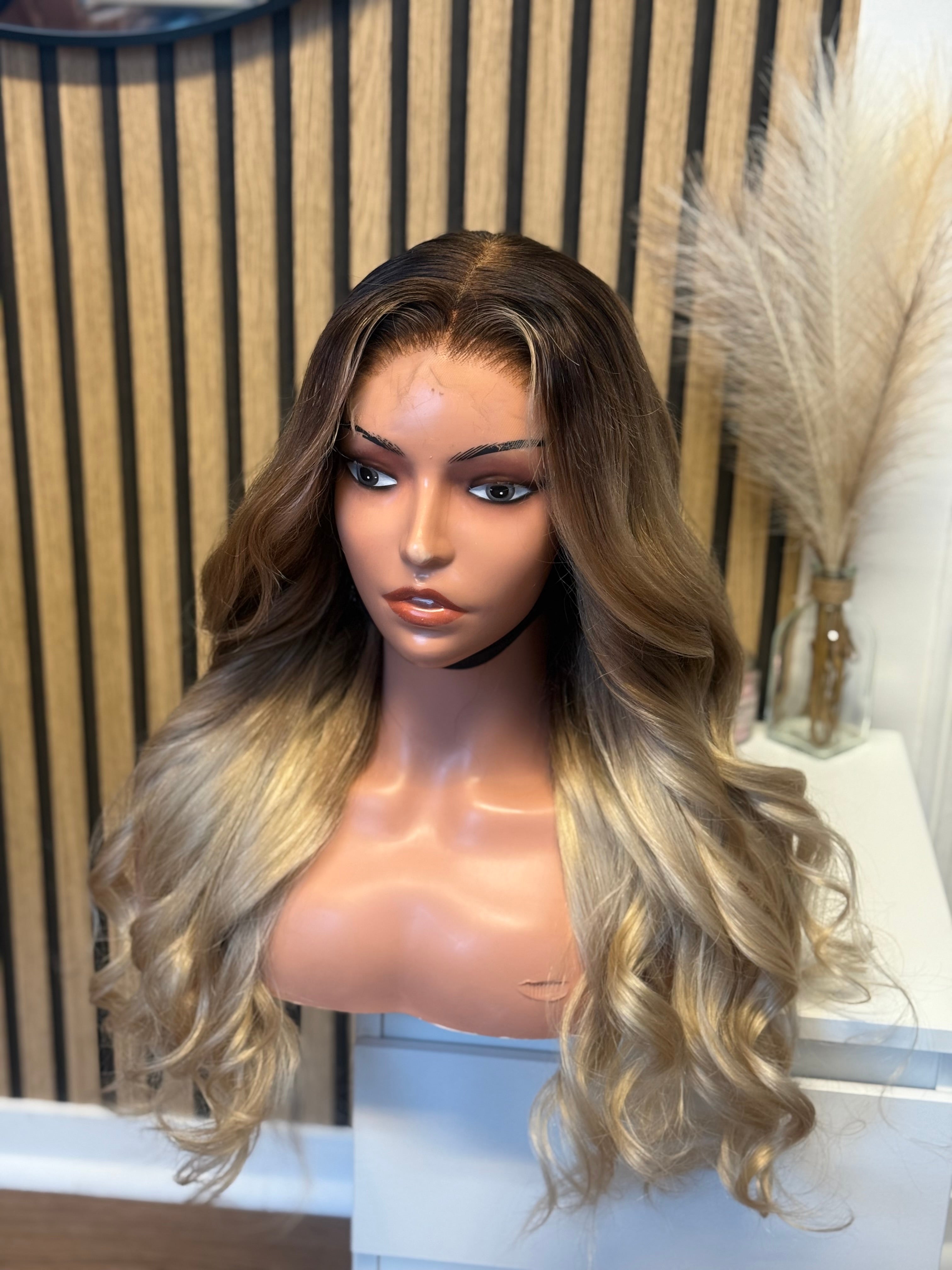 Perruque cheveux vierges-rolita HD glueless prêt à porter Blonde