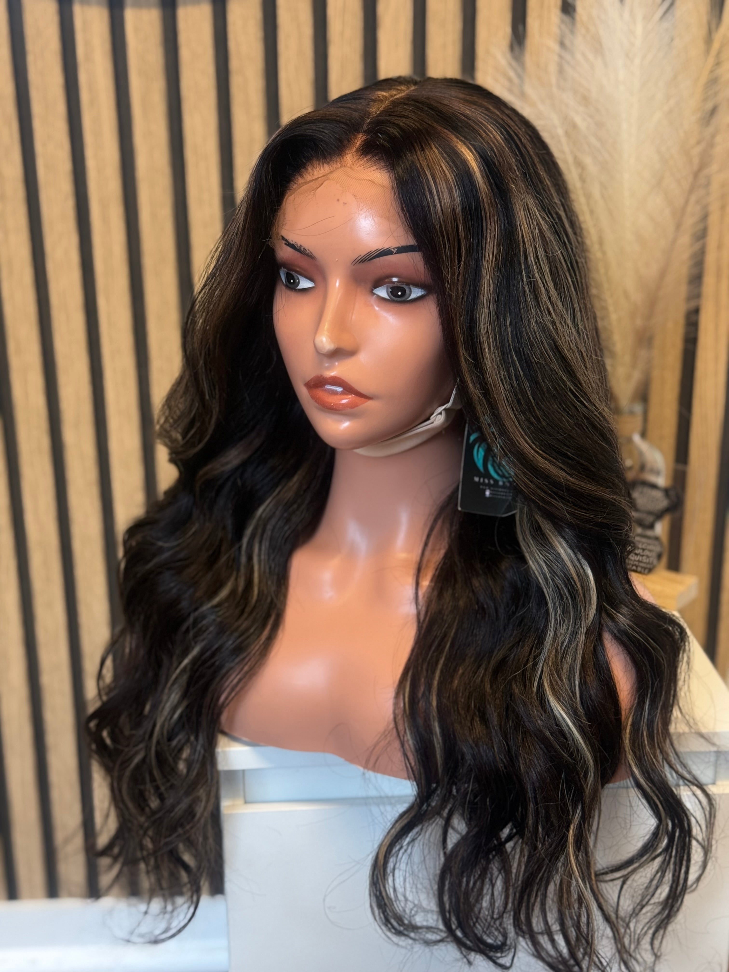 Perruque cheveux vierges-Bless prêt à porter HD glueless