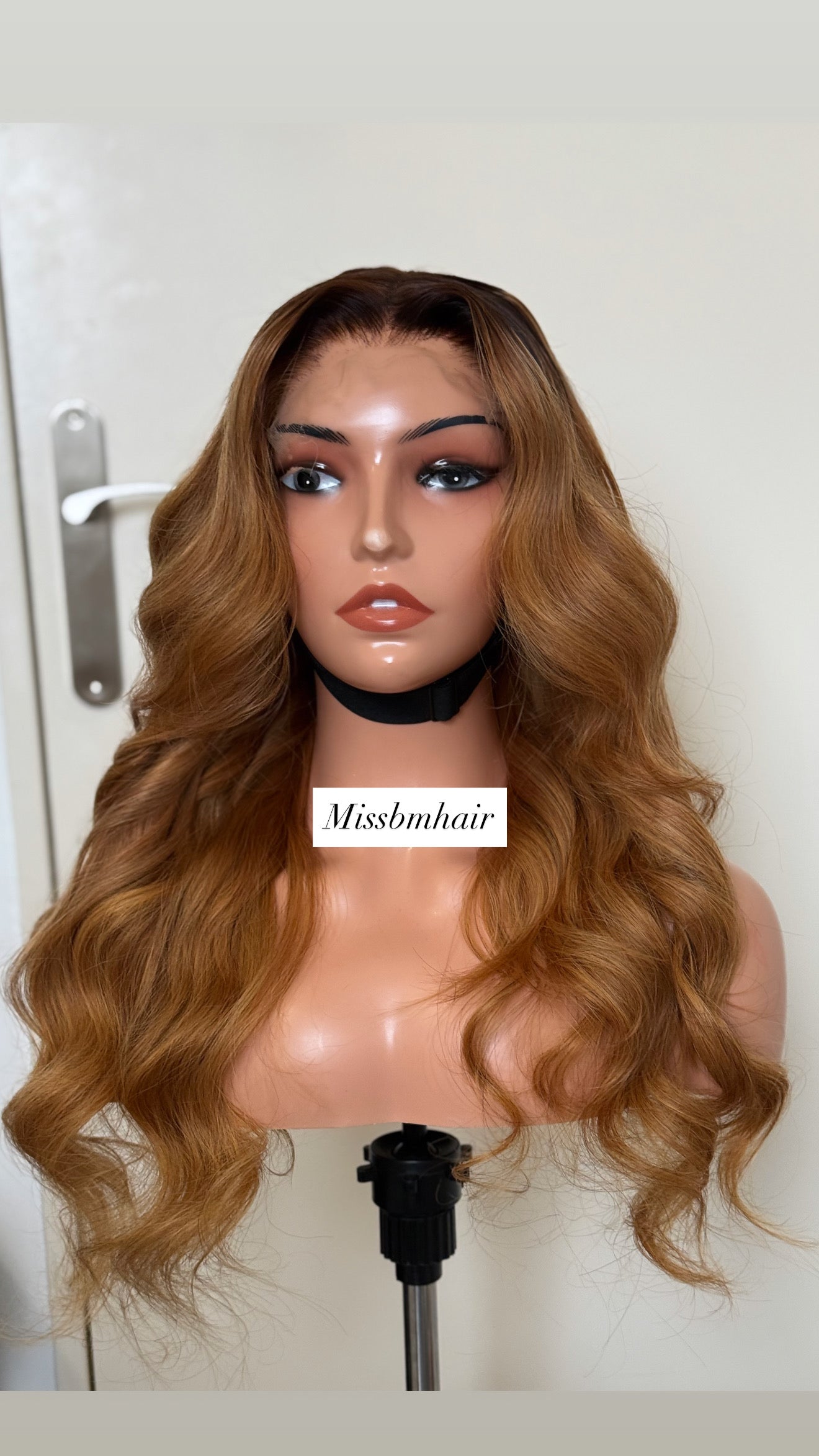 Perruque cheveux vierges- Jesy Blonde miel HD glueless
