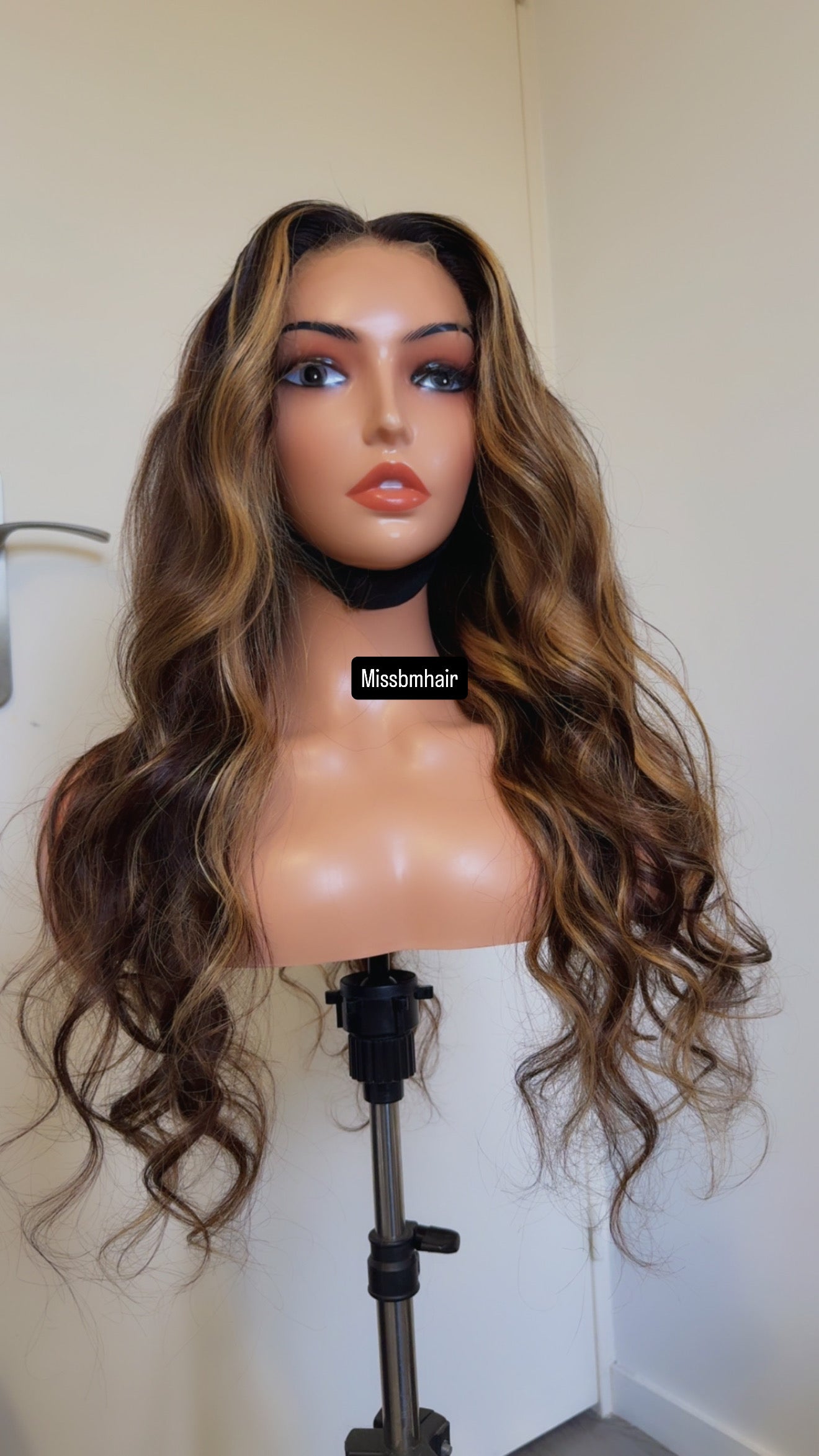 Perruque cheveux vierges-Béatrice HD lace glueless