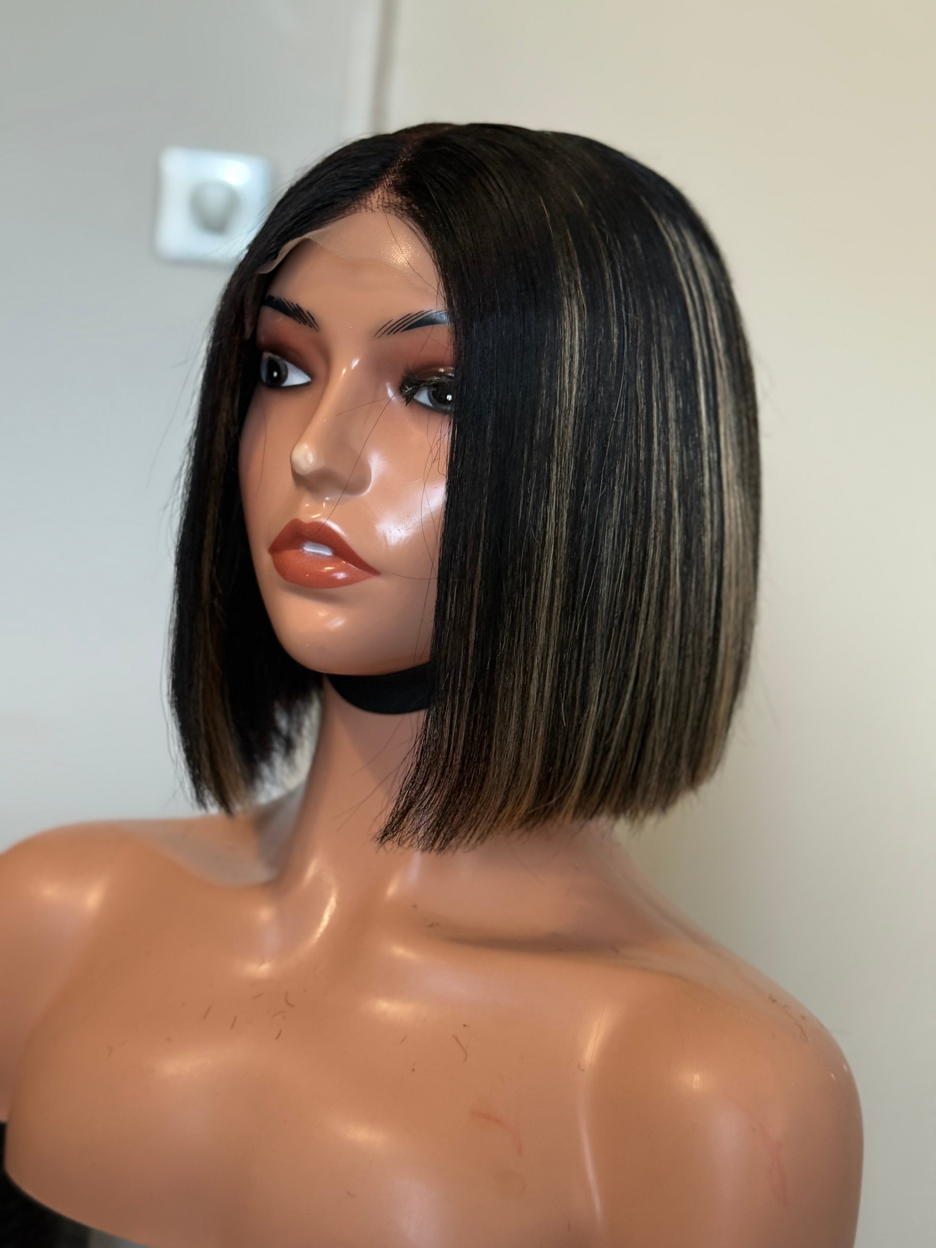 Perruque cheveux vierges- harriata bob glueless