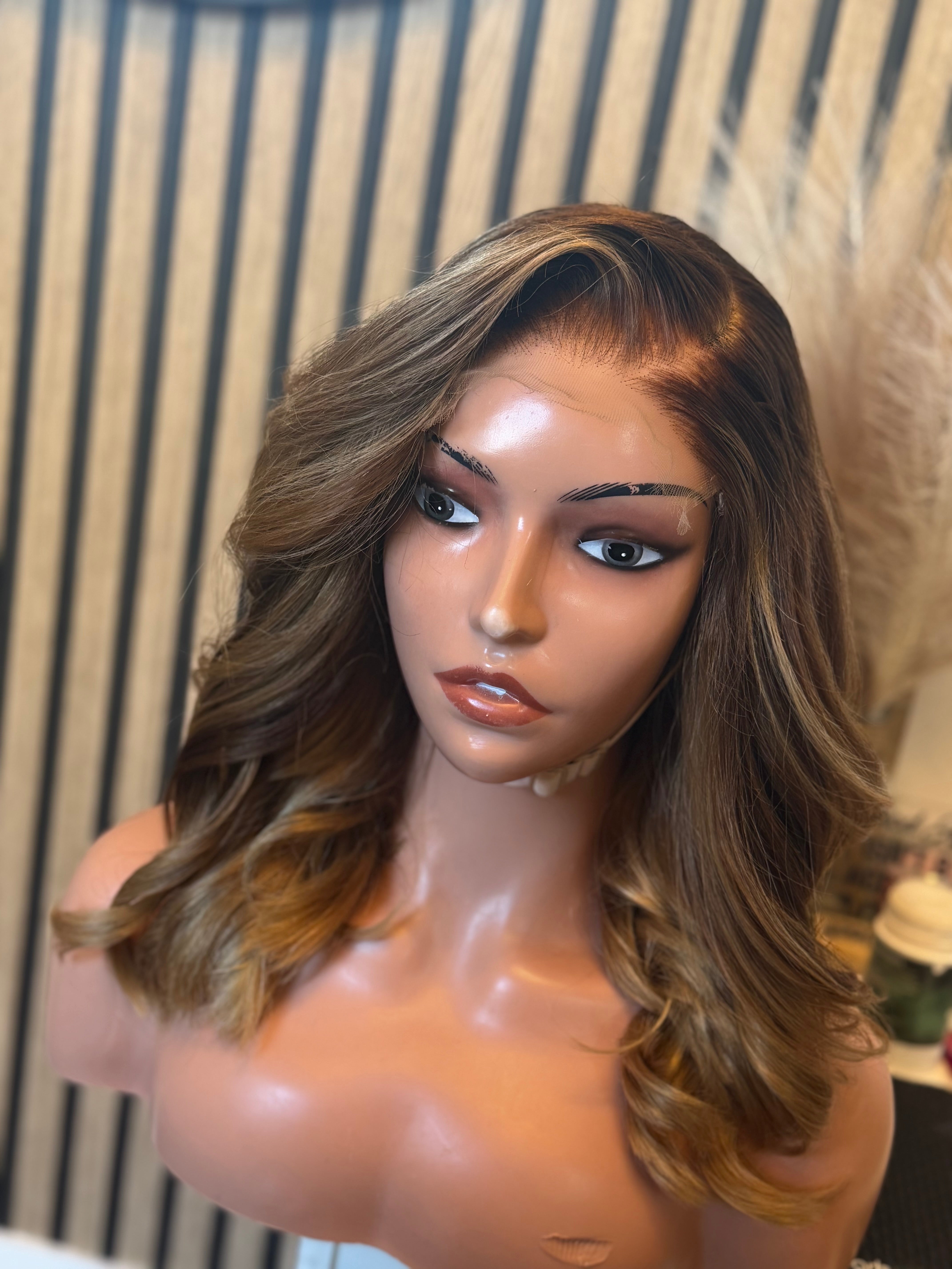 Perruque cheveux vierges - queenB HD glueless 5x5