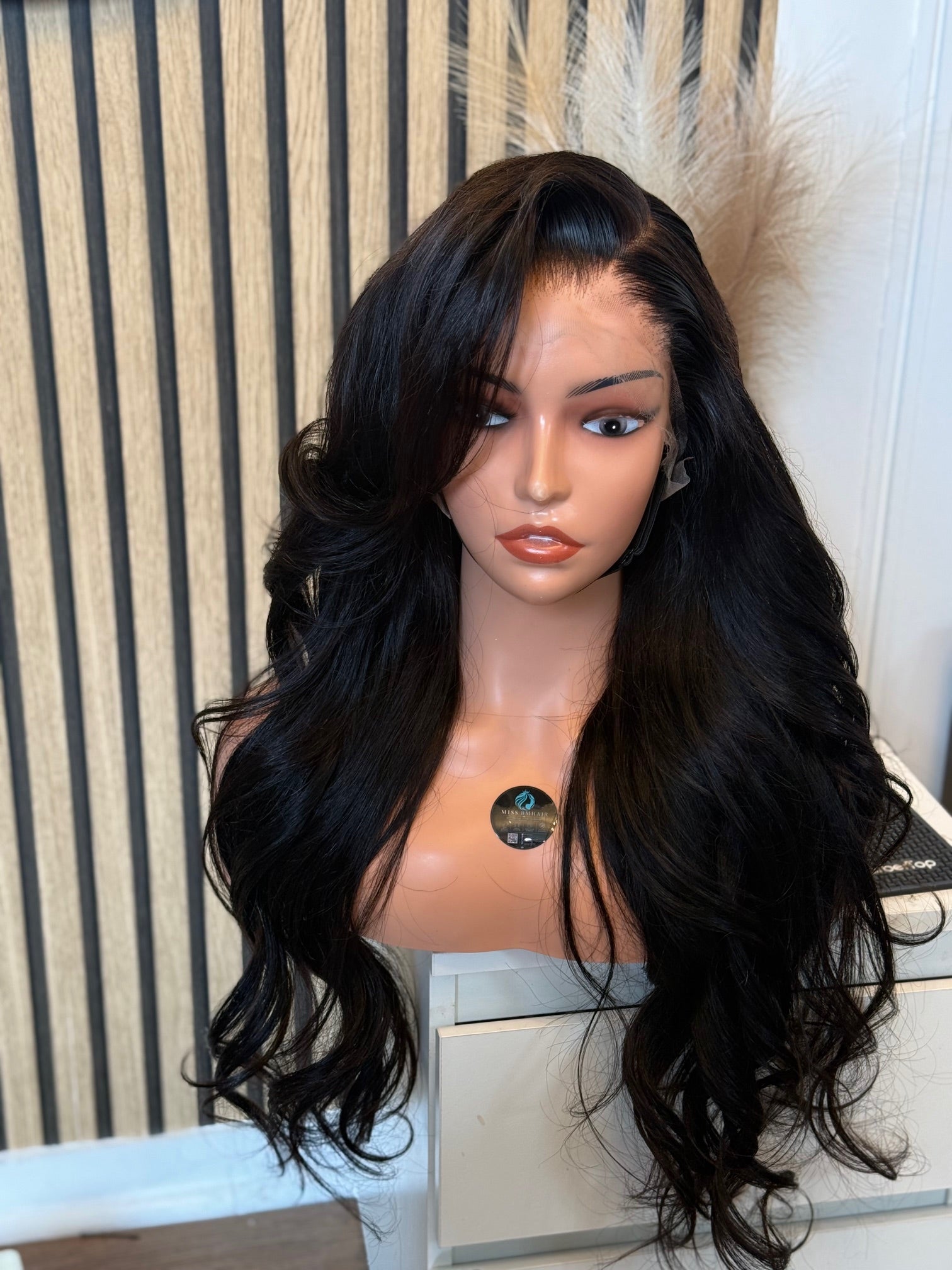 Perruque Cheveux Vierges Noire Body Wave HD Lace 5x5 Glueless – Lily Wig