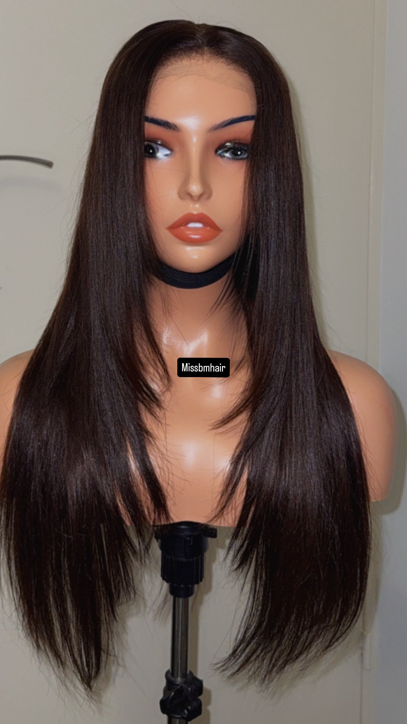 Perruque glueless lisse marron en cheveux vierges humains LILIANE HD lace – Prête à porter