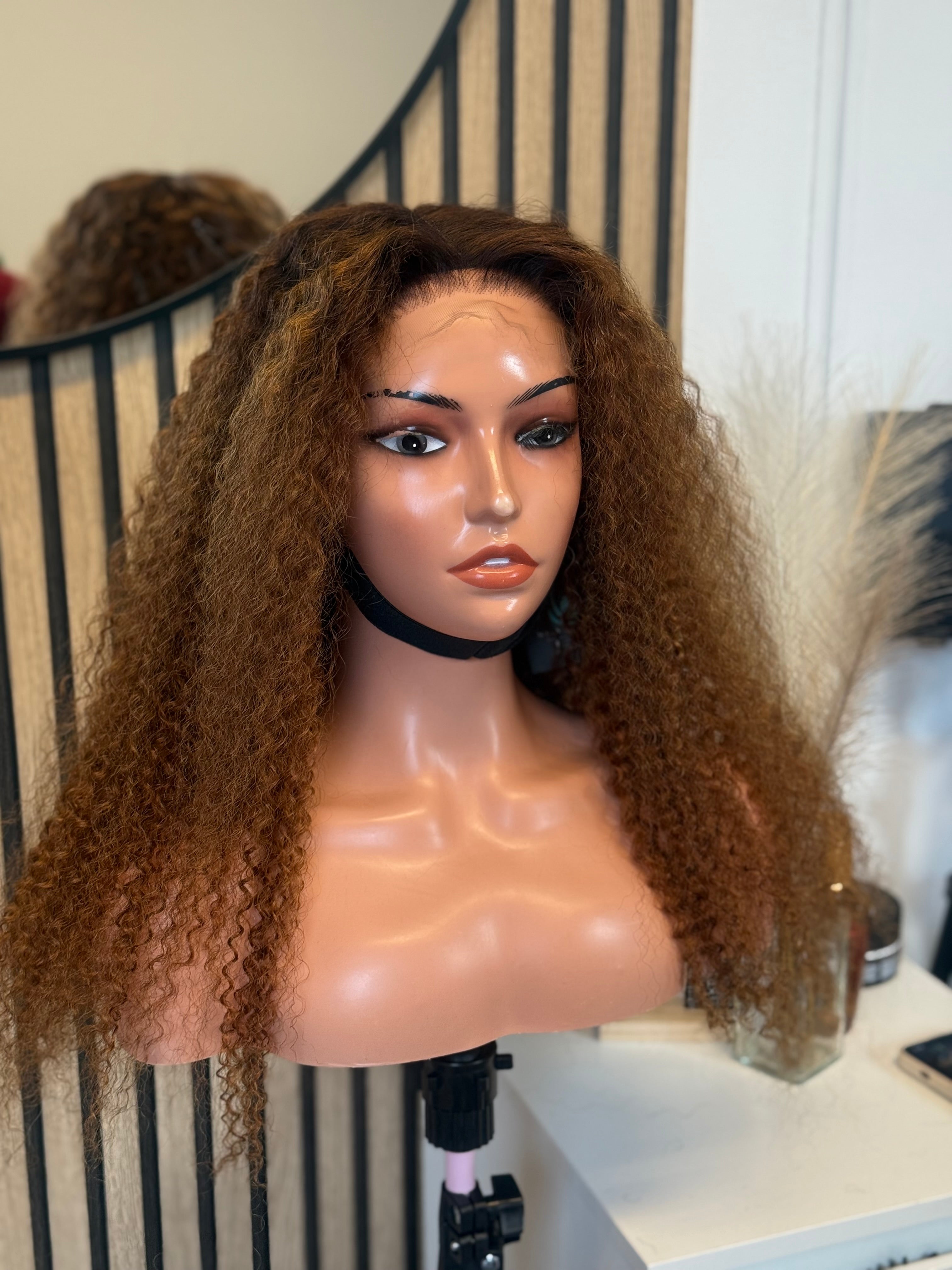 Perruque en cheveux humains au rendu naturel