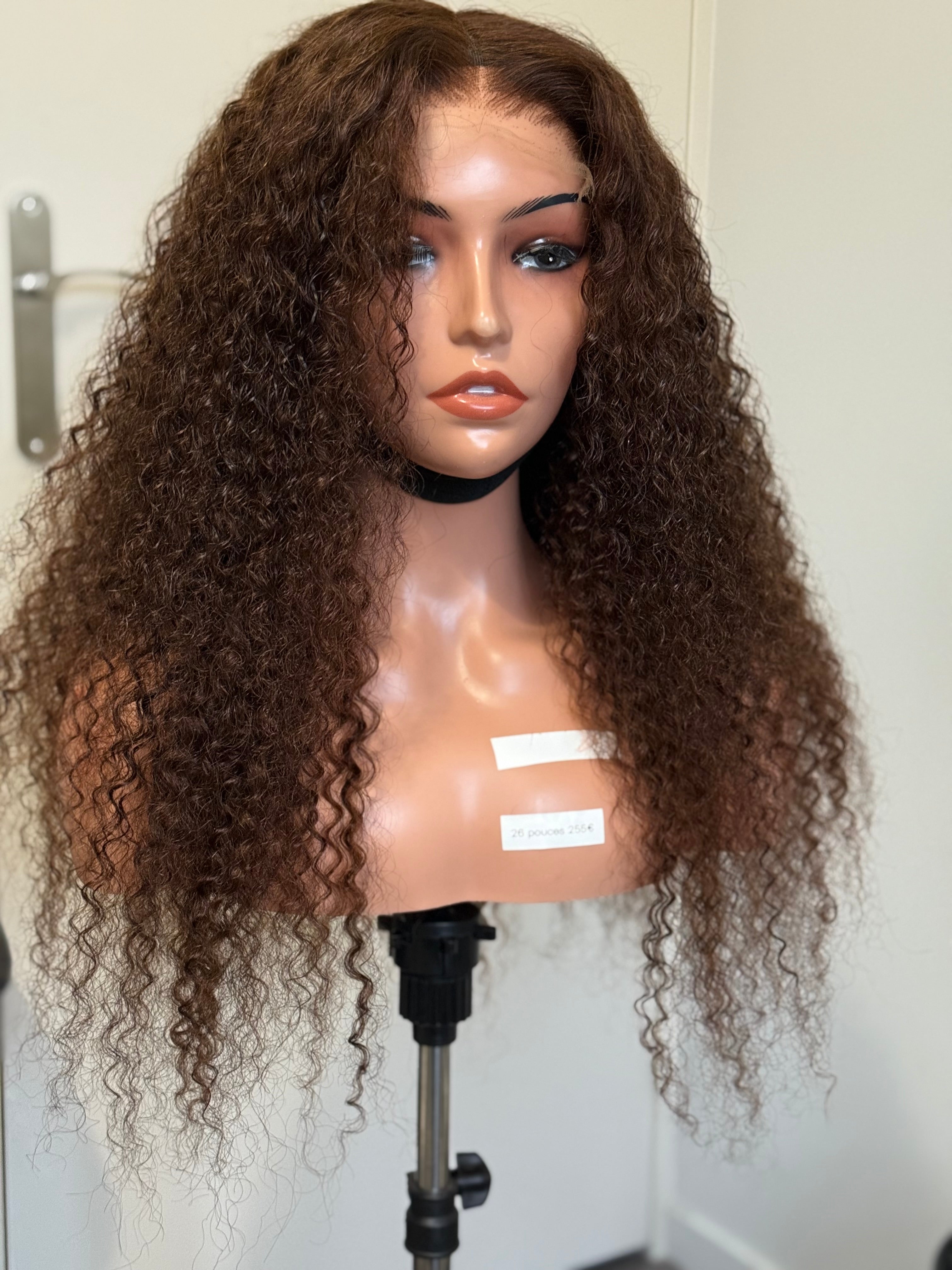 Perruque 13x4 HD lace avec rendu naturel