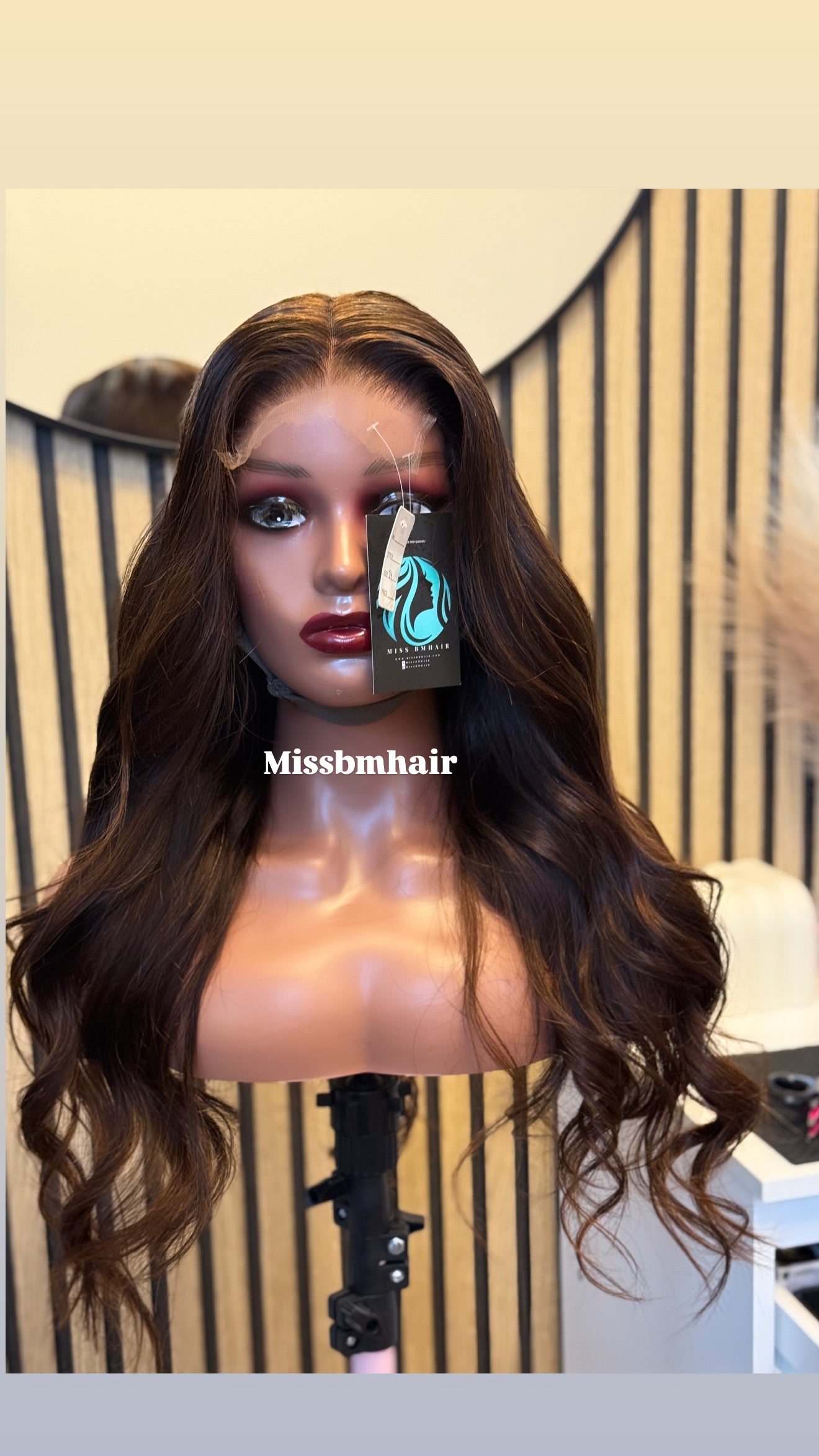 Perruque Ondulée Marron Glueless – Cheveux Vierges Naturels HD Lace | MissBMHair