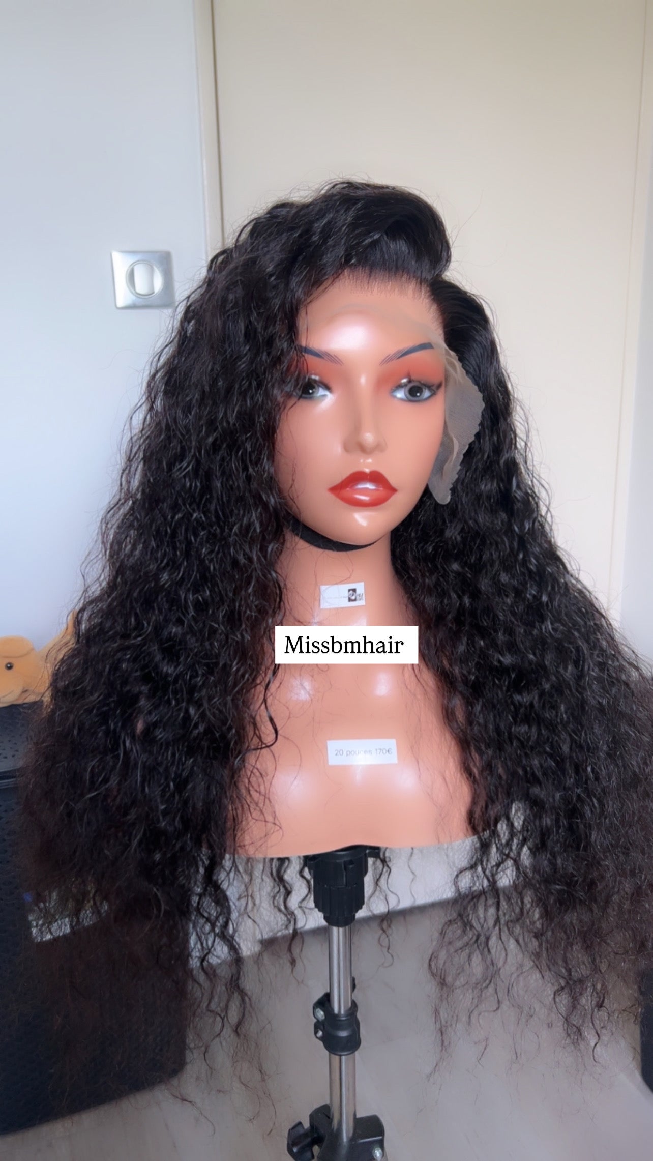 perruque boucle curly front lace Miss BM Hair – effet cuir chevelu réaliste