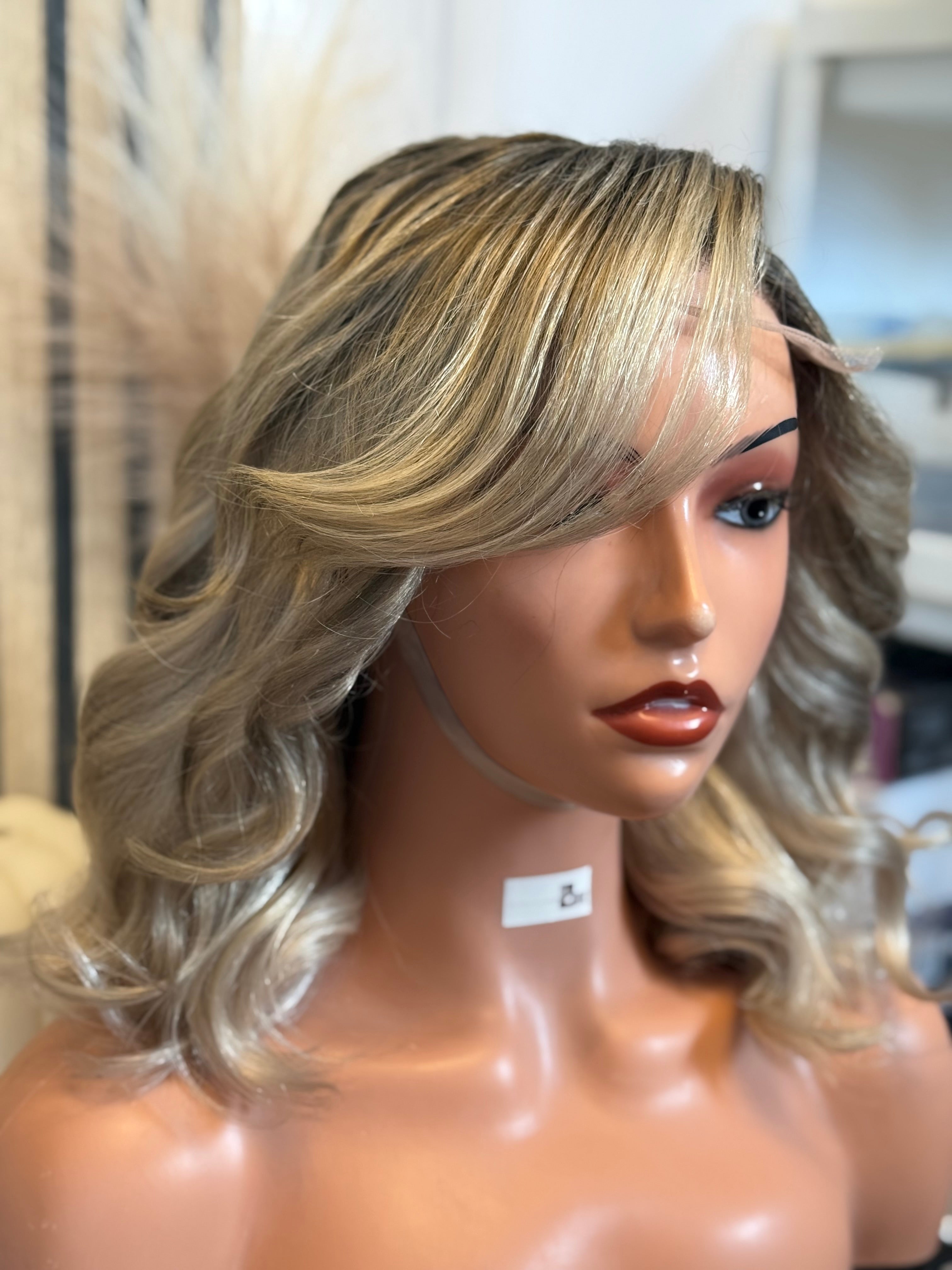 perruque prête à porter blonde sans colle