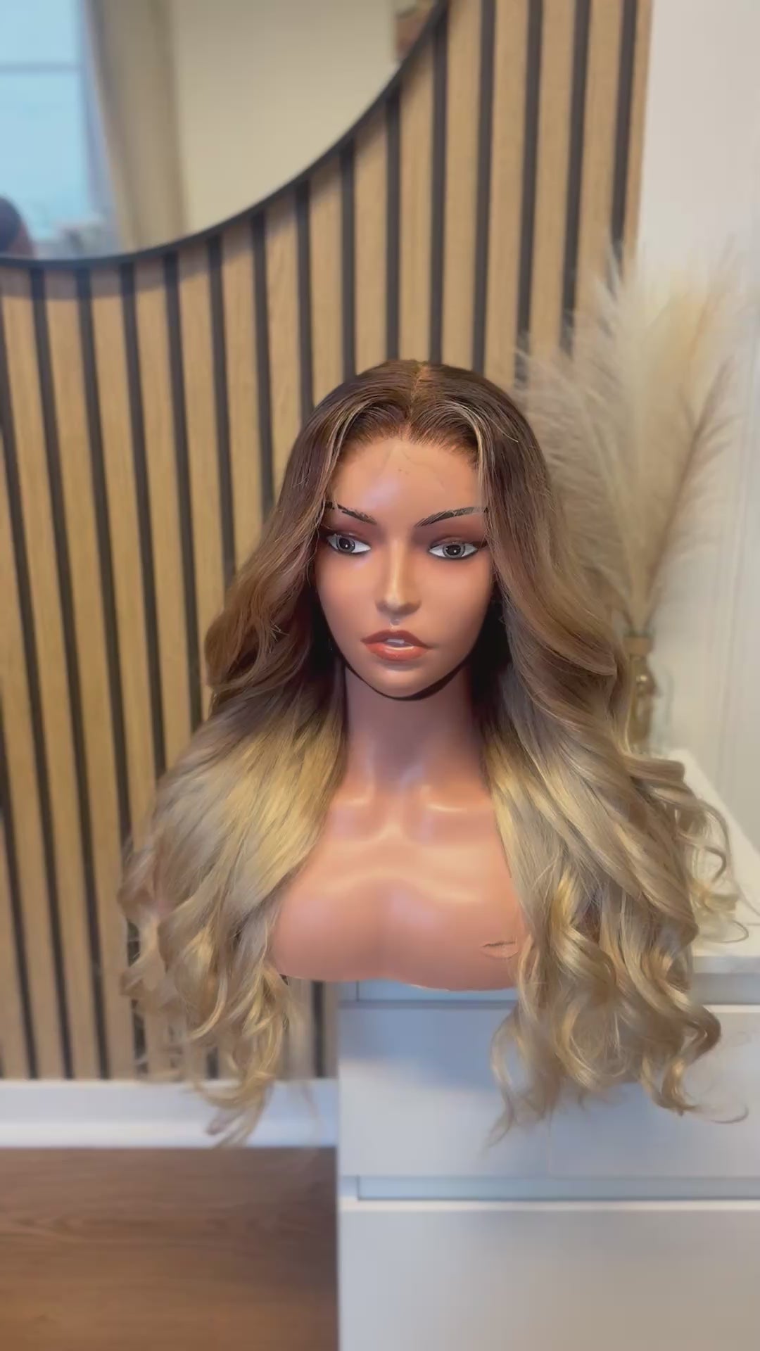 Perruque cheveux vierges-rolita HD glueless prêt à porter Blonde