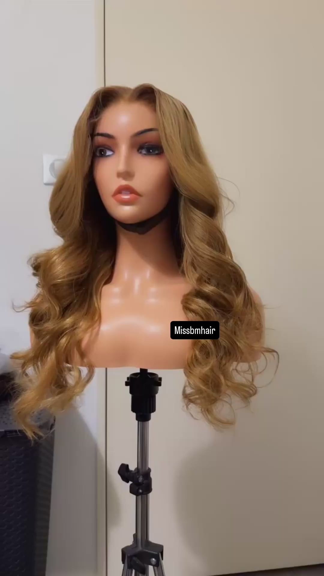 Perruque cheveux vierges- blond HD lace